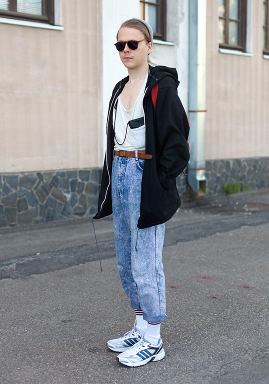 Wearing Running Shoes With Jeans Men Wearing Running Shoes With Jeans Men
